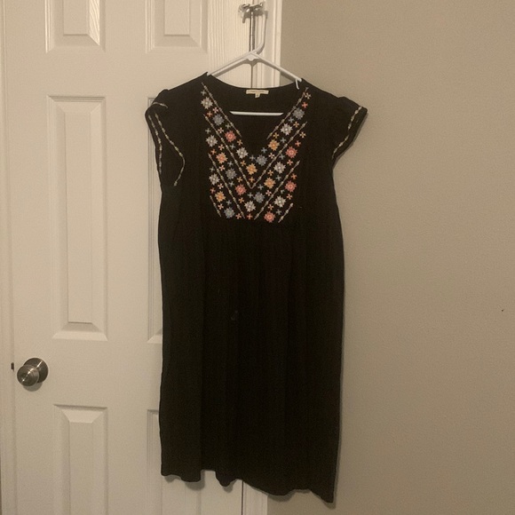 Black dress with multicolored embroidery - Picture 1 of 1